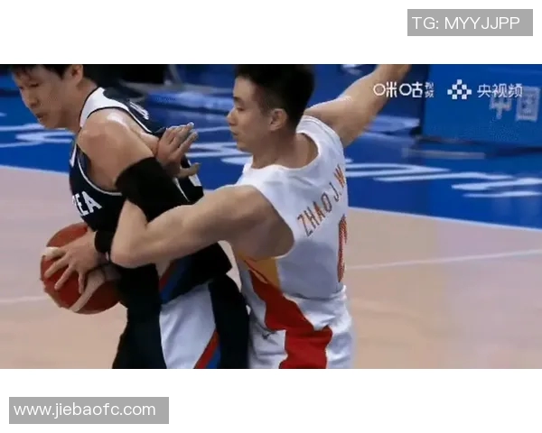 中国男篮与韩国队赛场冲突引发热议球迷对暴力行为表示强烈反对