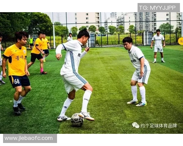 朝鲜与韩国足球比赛直播观看指南及相关信息分享