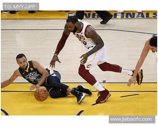 勇士与黄蜂比赛裁判报告分析揭示争议判罚与比赛影响因素 勇士与黄蜂比赛裁判报告分析揭示争议判罚与比赛影响因素