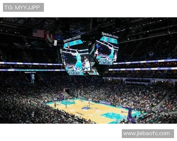 开拓者与夏洛特黄蜂的激烈对决展现篮球魅力与团队精神的巅峰较量 开拓者与夏洛特黄蜂的激烈对决展现篮球魅力与团队精神的巅峰较量